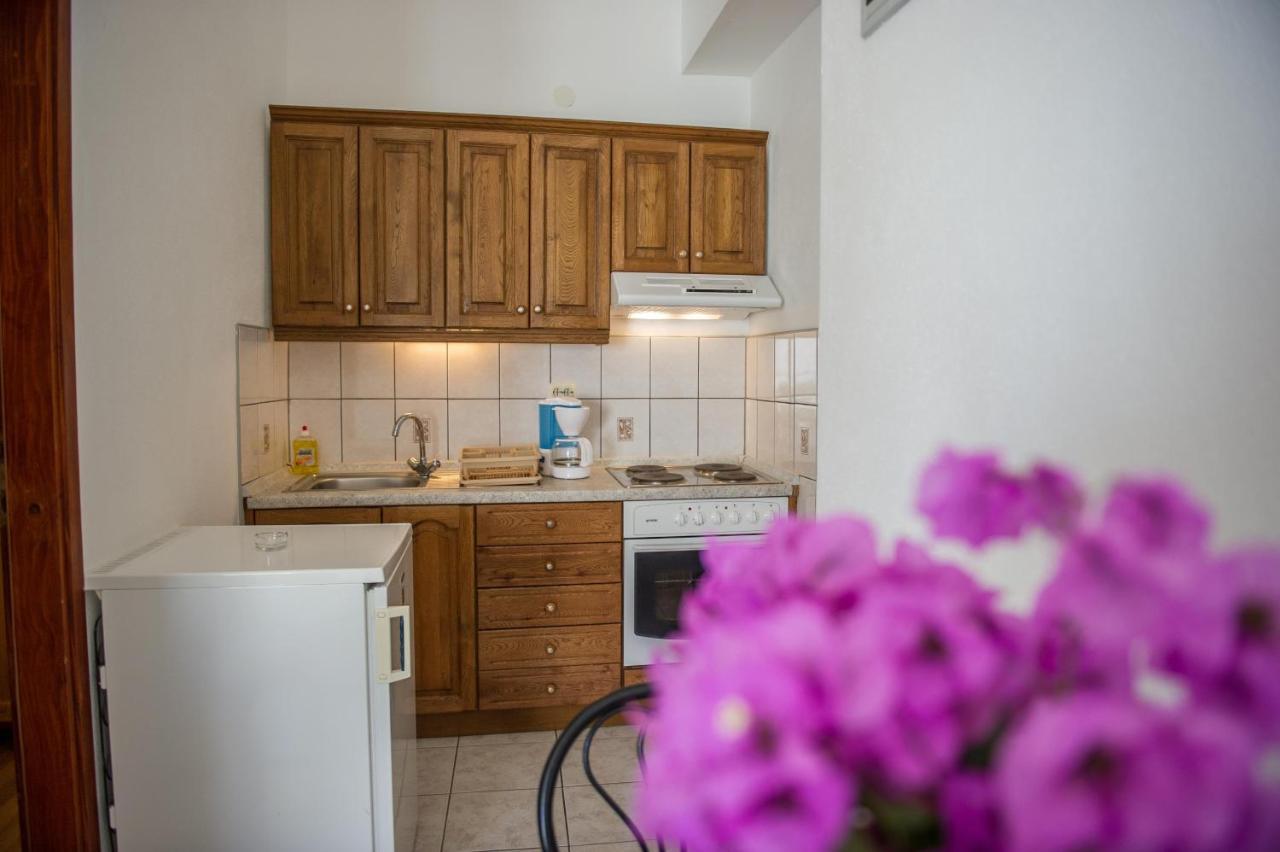 Apartments Skarpa 1601 Rogoznica  Eksteriør bilde